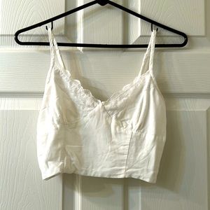 Crop lace trimmed tank top